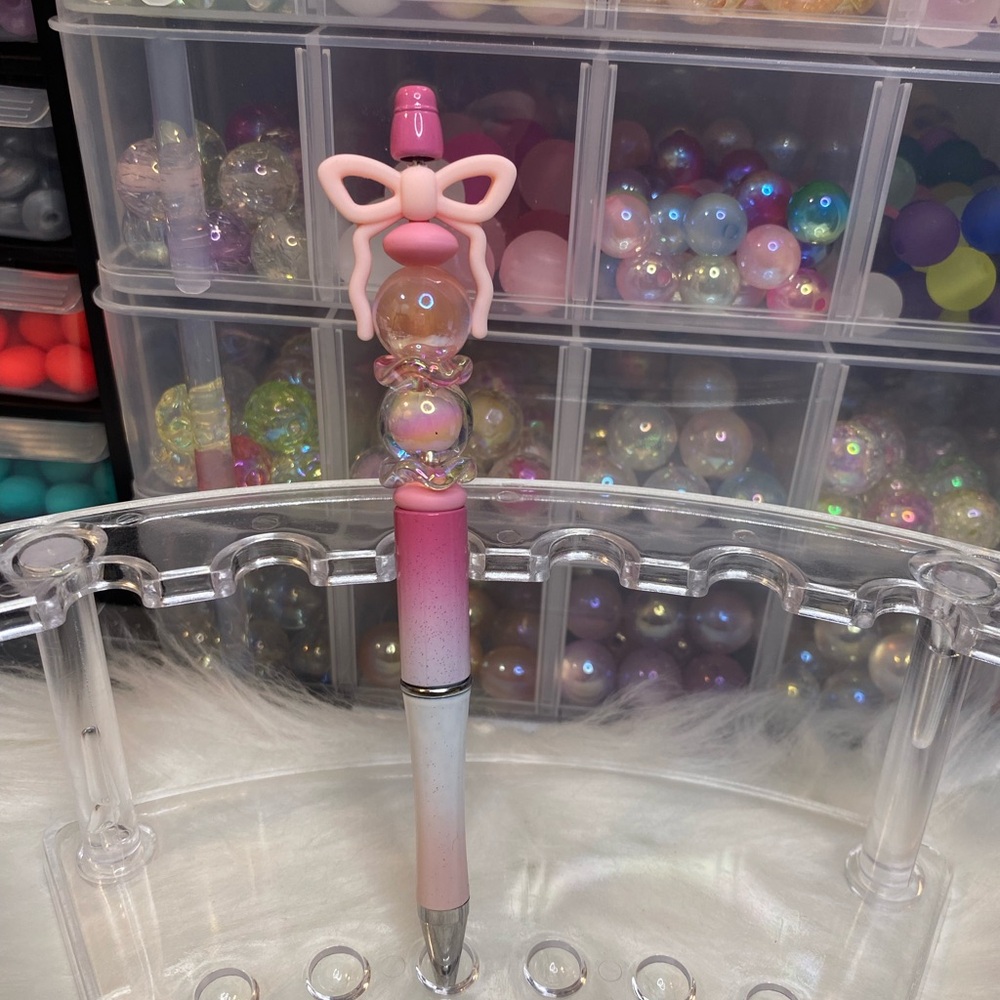 Pink Gradient Beaded Pen With Bow
